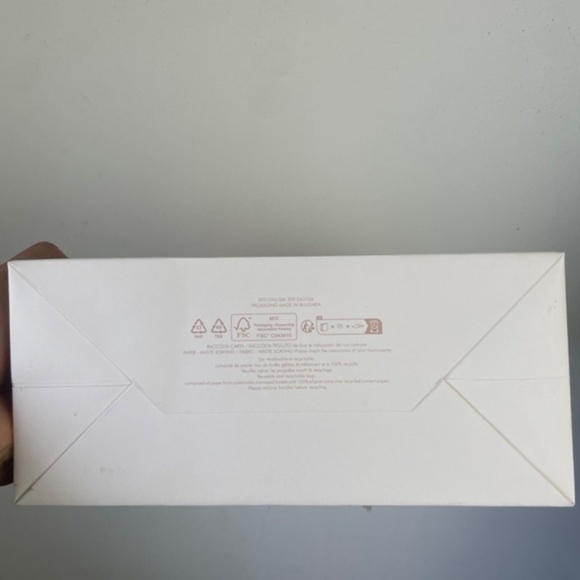 Louis Vuitton Christmas 2023 Special Edition Carrier Paper Gift Bag - Picture 5 of 7